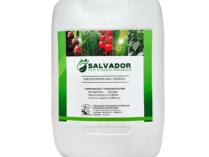 Presentation of 5 gallons of "Salvador" organic fertilizer. Made in Ecuador.