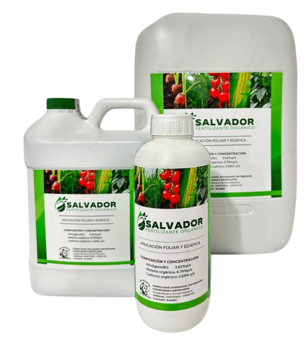 Presentaciones del fertilizante orgánico líquido "Salvador" elaborado en Ecuador