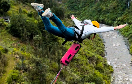 Salto del puente San Francisco en Baños, Ecuador