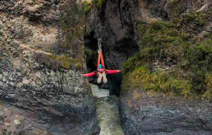 Zipline combinado en San Martín, Baños, Ecuador